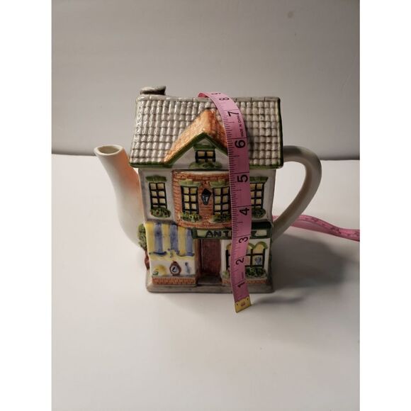 Cottage Teapot  - Picture 7 of 8
